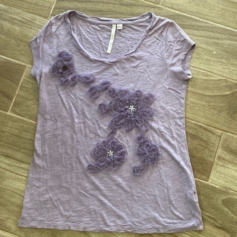 Lauren Conrad LC Raised Flowers & Bead Embellished Top T-Shirt Small Cap Sleeves
